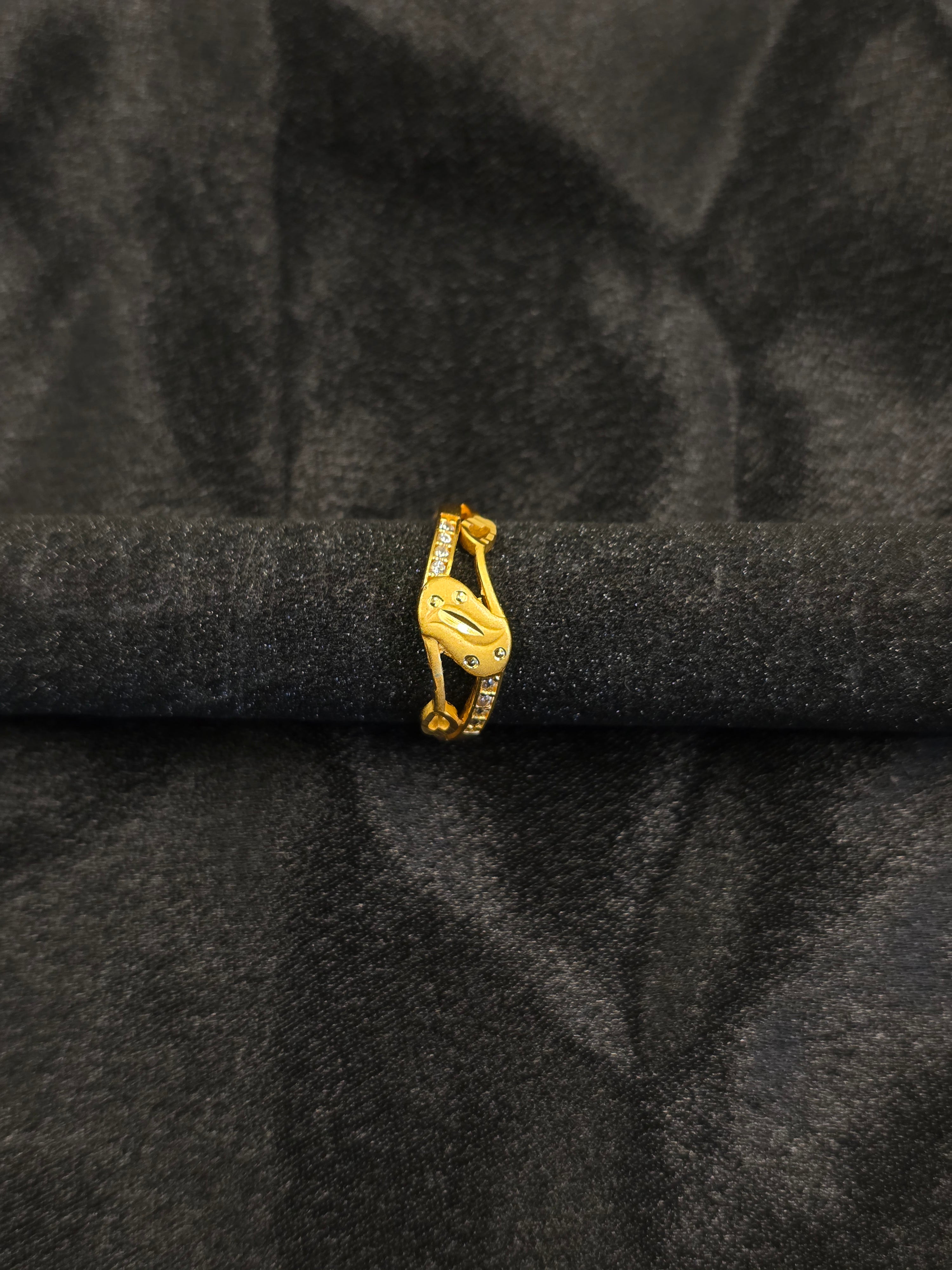 Elegant Leaf Band Ring