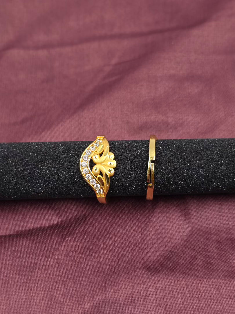 Wave Petal Sparkle Ring