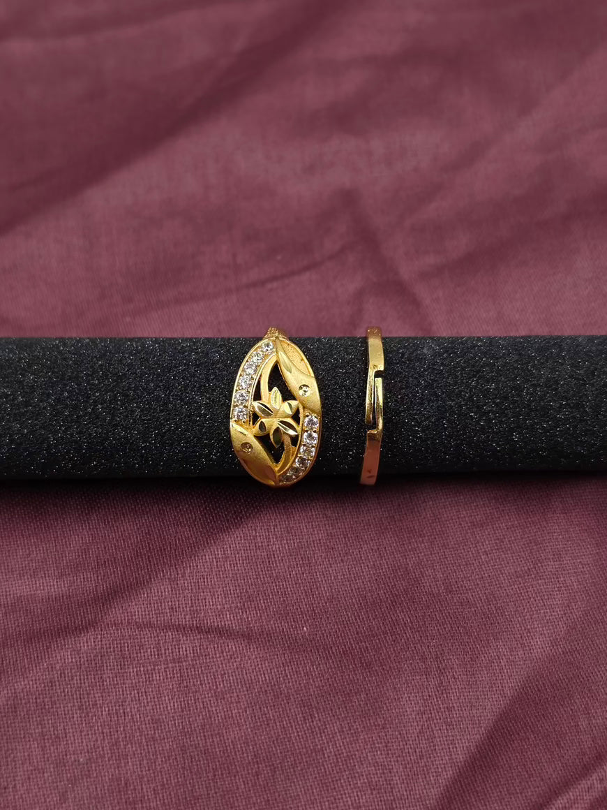 Floral Glimmer Band Ring