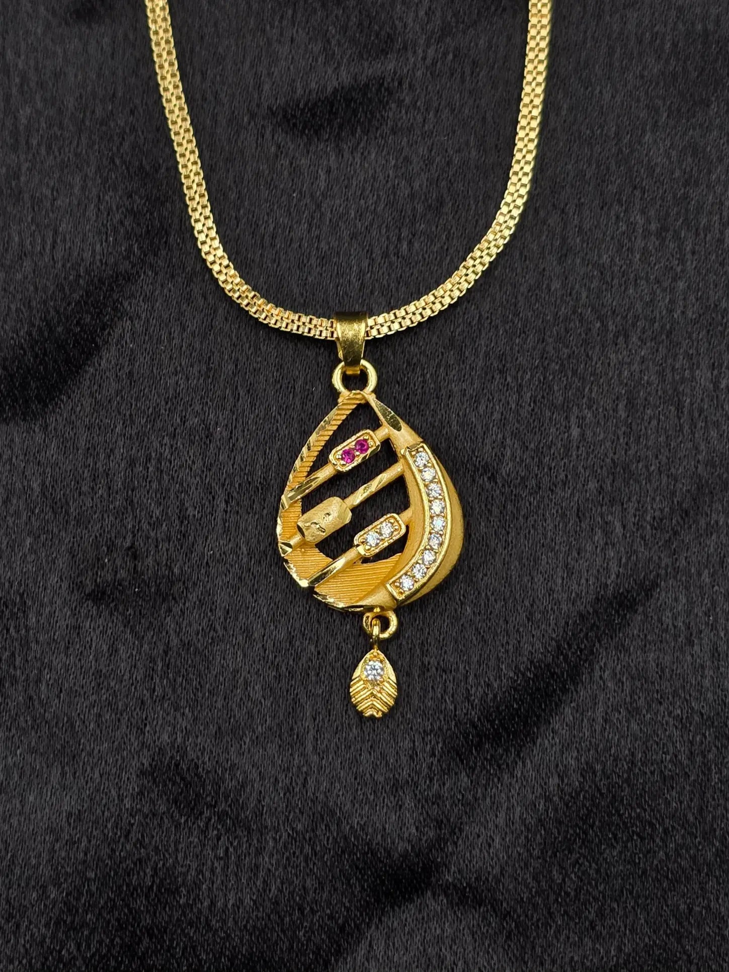 Floral Oval 1 Gram Gold Plated Pendant Set | Visto Jewellery