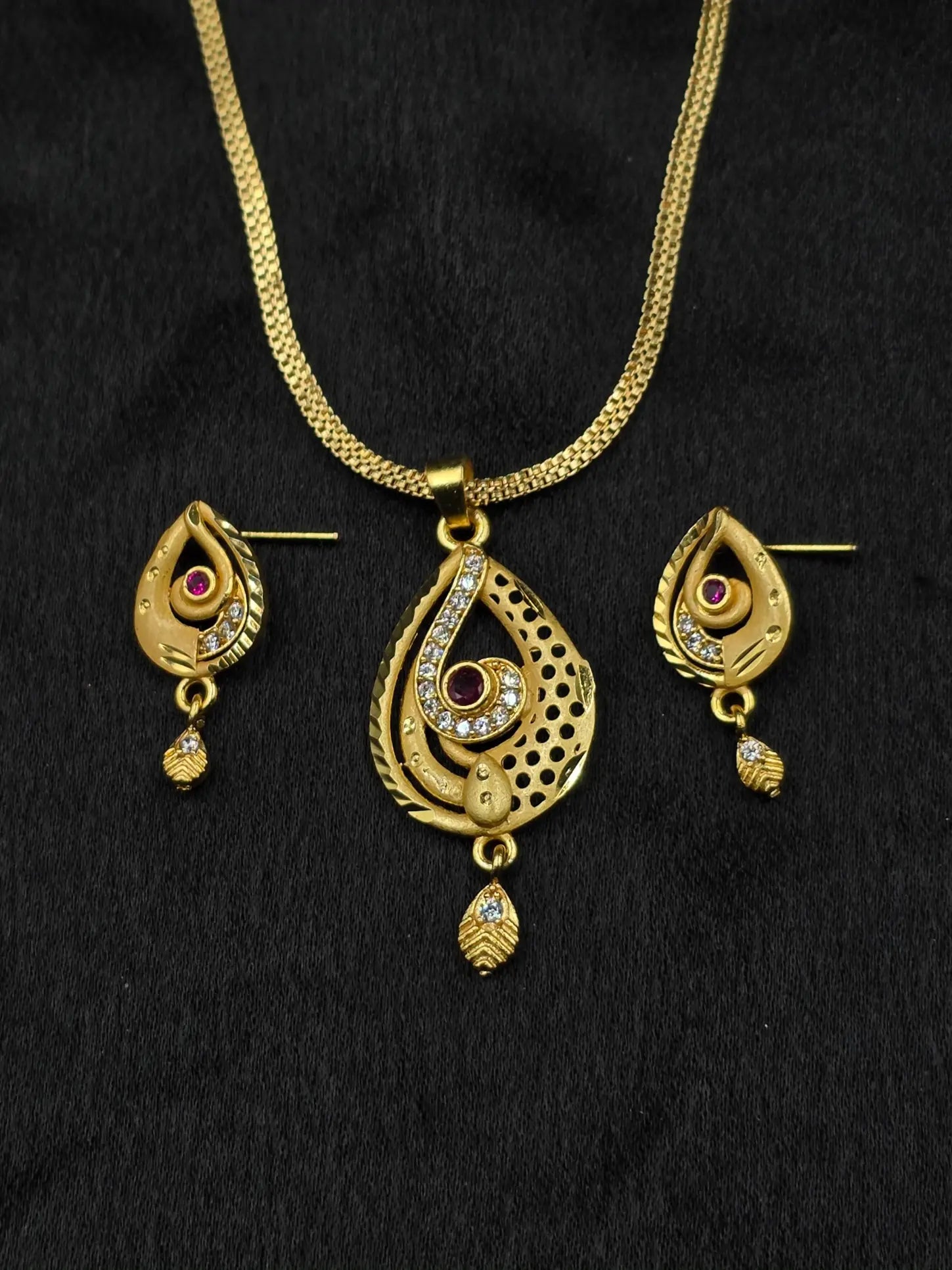 Vintage 1 Gram Gold Plated Pendant Set | Visto Jewellery