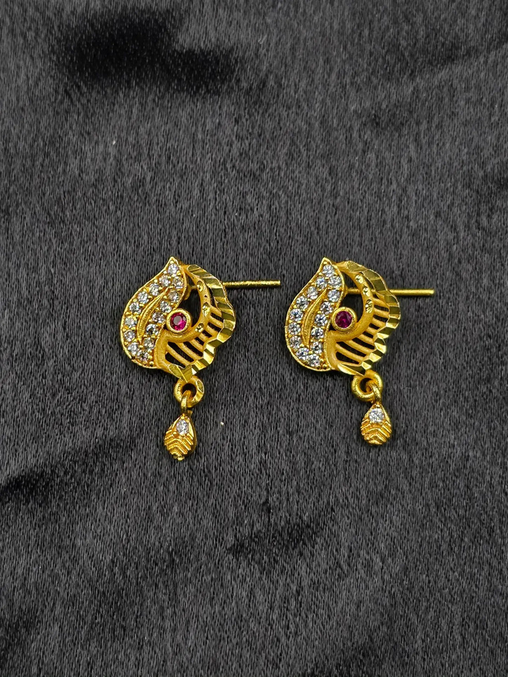 Crystal Wave 1 Gram Gold Plated Pendant Set | Visto Jewellery