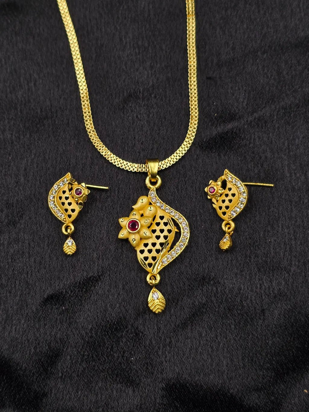 Lotus Design 1 Gram Gold Plated Pendant Set | Visto Jewellery