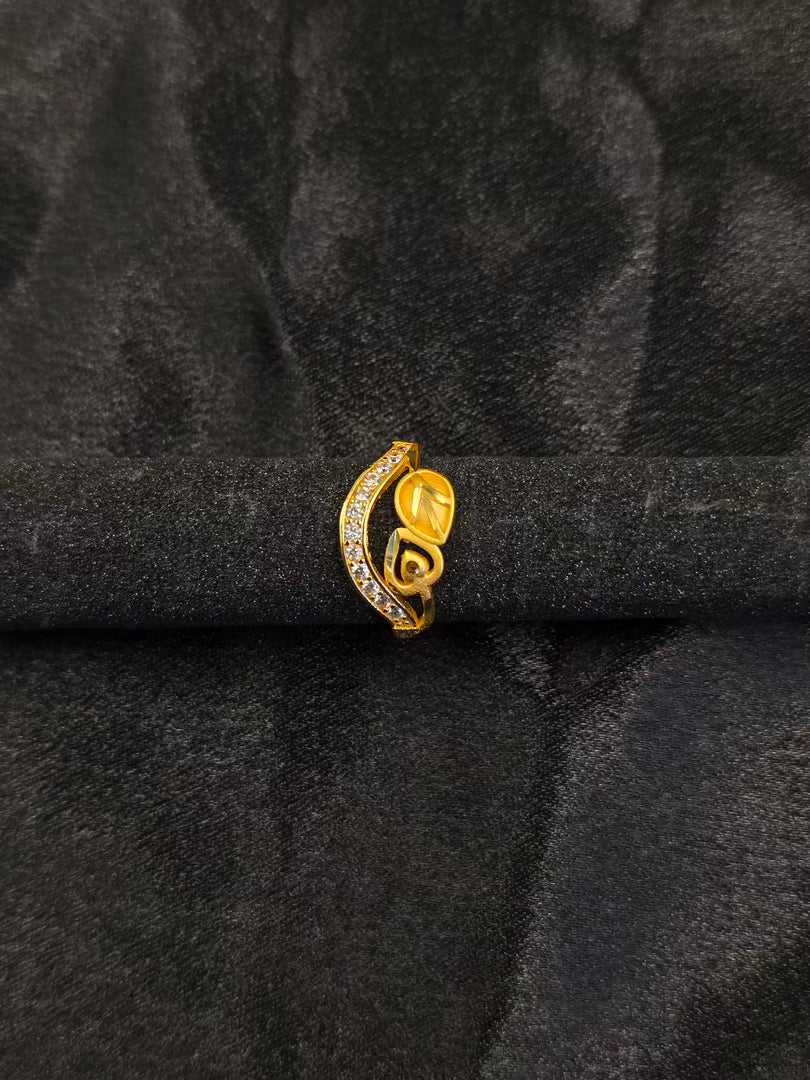 Leaf Harmony Zircon Ring