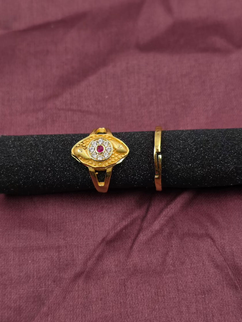 Royal Shield Sparkle Ring