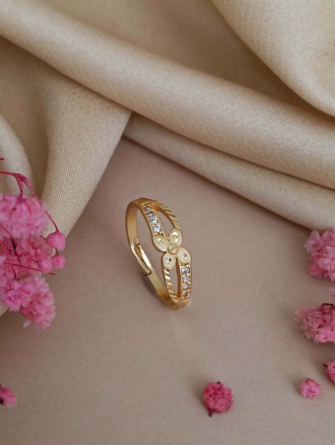 Floral Shine Ring