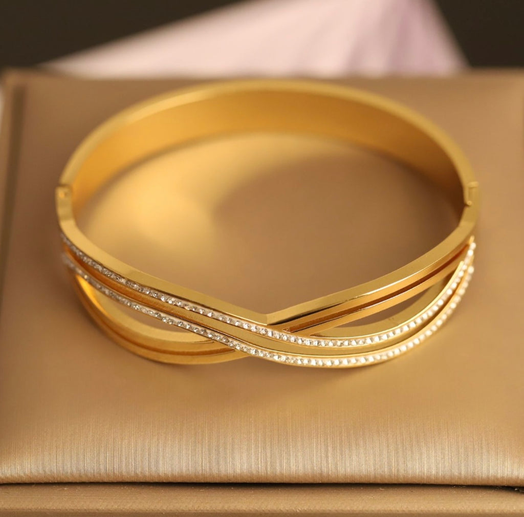 Spark Loop Bracelet