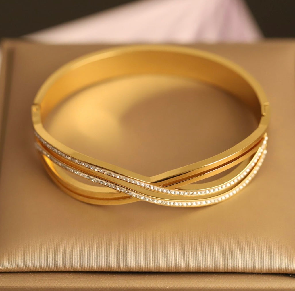 Spark Loop Bracelet