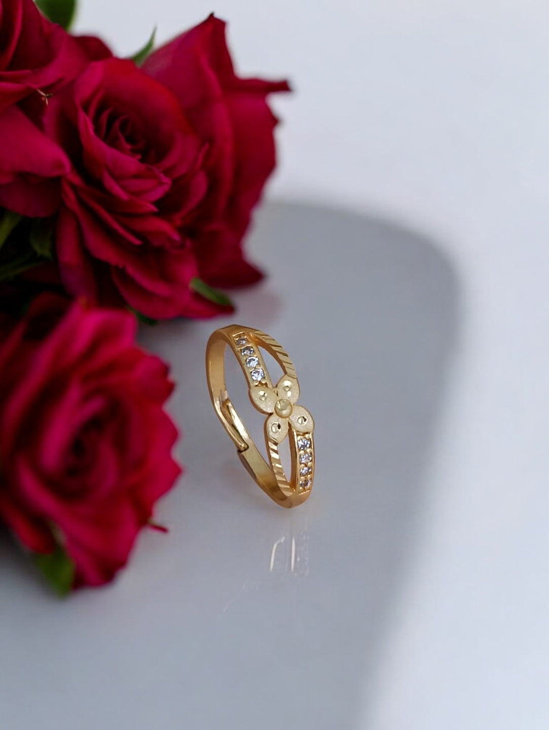 Floral Shine Ring